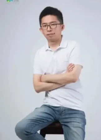 Автор Aiyang Chen 30.11.24